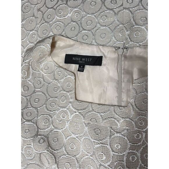 Nine West Off White Gold Sleeveless Shimmery Brocade Mod Style Dress Size 4 - Picture 5 of 5